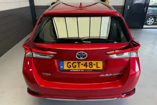 Toyota Auris (2017) thumbnail 4
