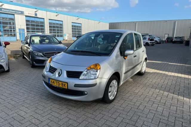 Renault Modus (2006) thumbnail 2