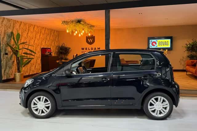 Volkswagen Up! (2019) thumbnail 6