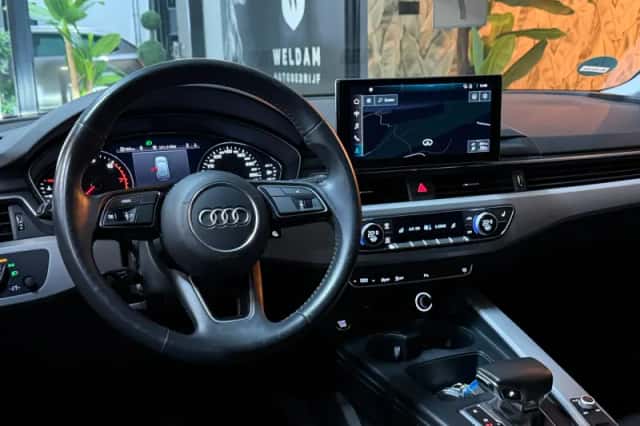 Audi A4 (2020) thumbnail 2