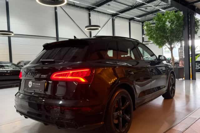 Audi Q5 (2018) thumbnail 3
