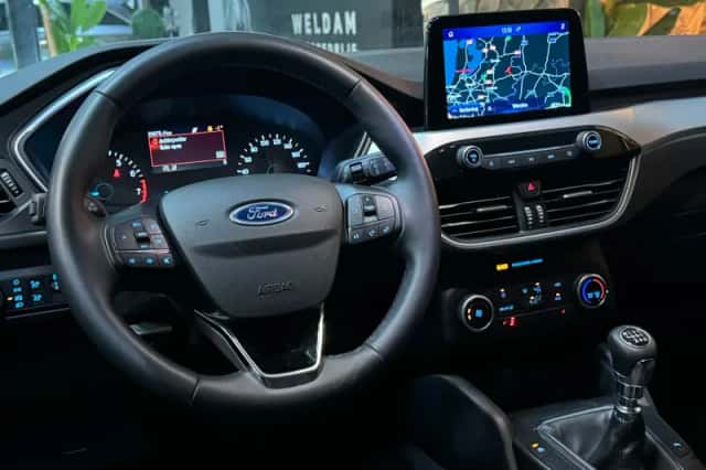 Ford Kuga (2024) thumbnail 2