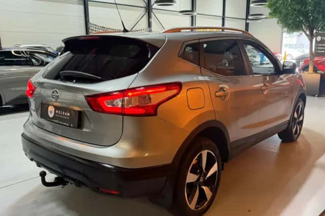 Nissan Qashqai (2016) thumbnail 2