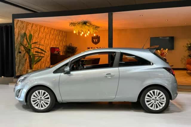 Opel Corsa (2013) thumbnail 5