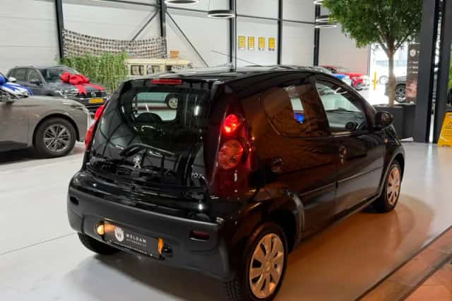 Peugeot 107 (2013) thumbnail 2