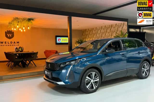 Peugeot 3008 (2023) thumbnail 1