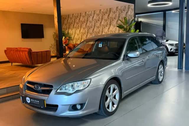 Subaru Legacy (2009) thumbnail 4