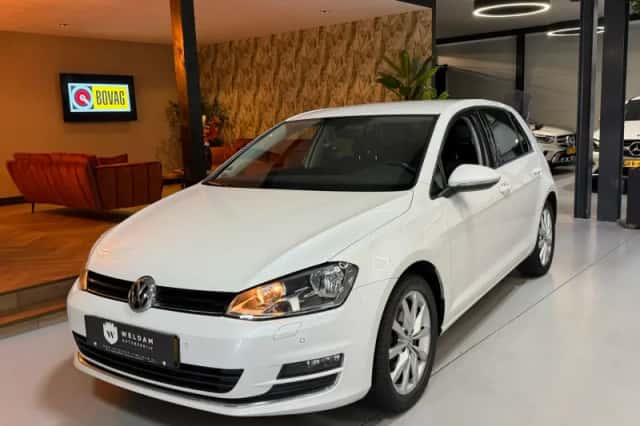 Volkswagen Golf (2016) thumbnail 5