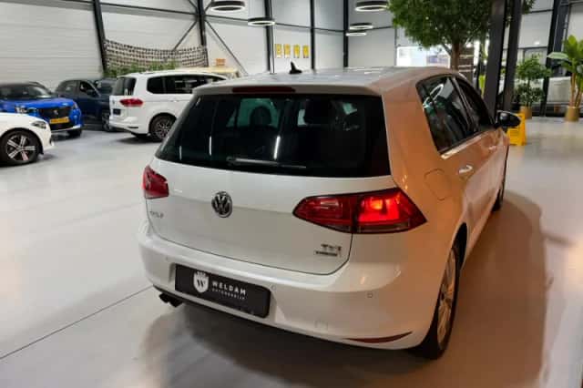 Volkswagen Golf (2016) thumbnail 6