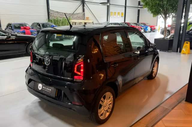 Volkswagen Up! (2019) thumbnail 2