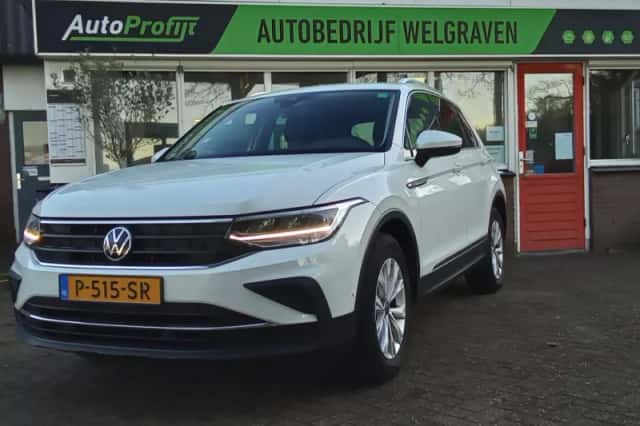 Volkswagen Tiguan (2022) thumbnail 1