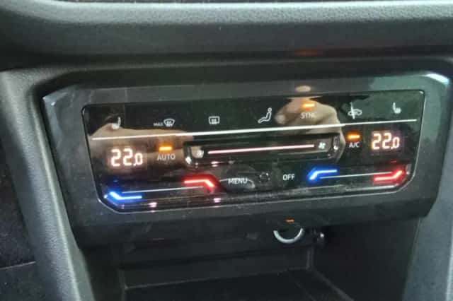 Volkswagen Tiguan (2022) thumbnail 4