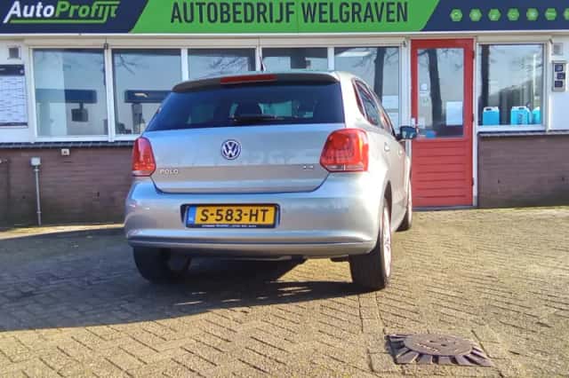 Volkswagen Polo (2011) thumbnail 2