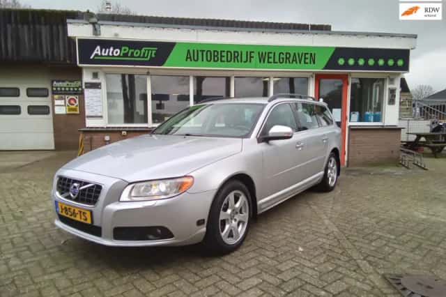Volvo V70 (2010) thumbnail 1