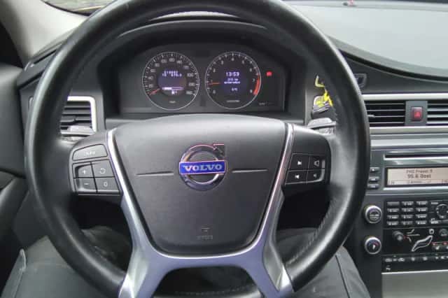 Volvo V70 (2010) thumbnail 5
