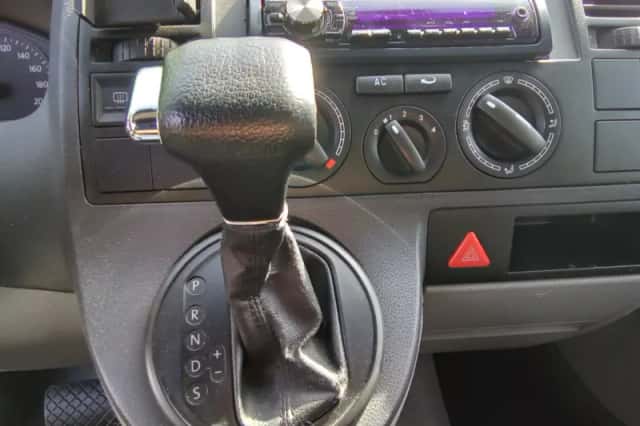 Volkswagen Transporter (2005) thumbnail 5