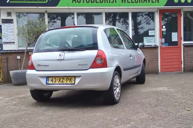 Renault Clio (2007) thumbnail 2