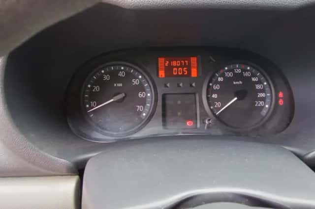 Renault Clio (2007) thumbnail 4