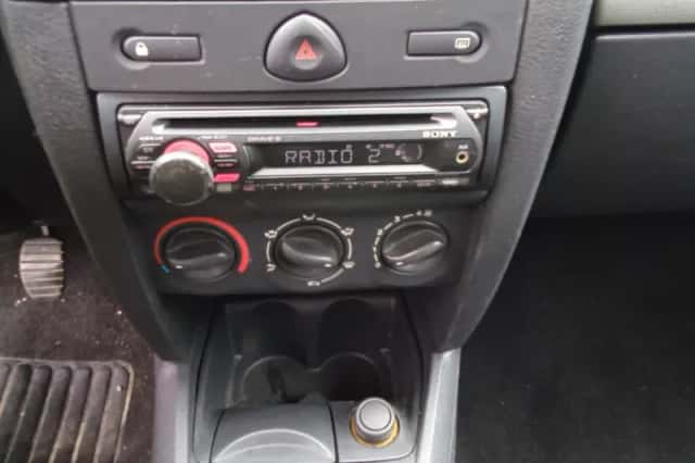 Renault Clio (2007) thumbnail 5