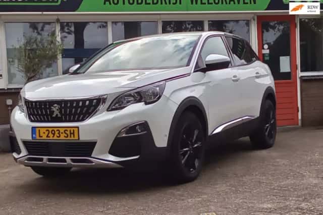 Peugeot 3008 (2017) thumbnail 1