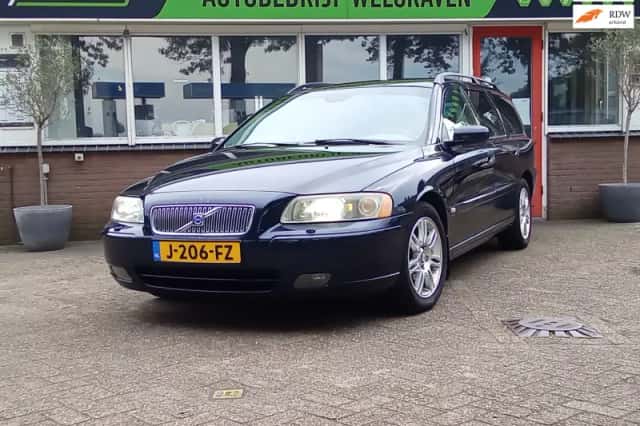 Volvo V70 (2004) thumbnail 1