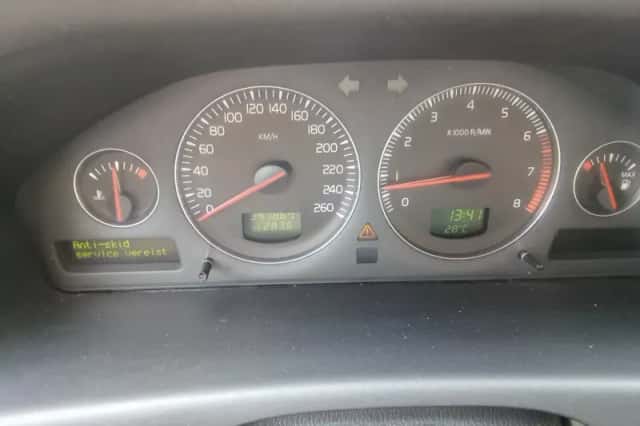 Volvo V70 (2004) thumbnail 6