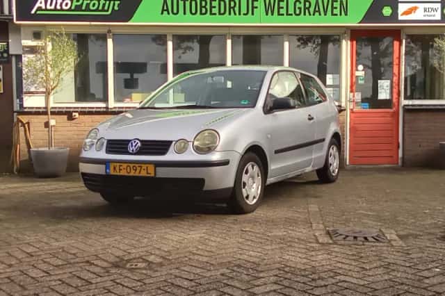 Volkswagen Polo (2003) thumbnail 1