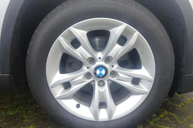 BMW X1 (2012) thumbnail 2