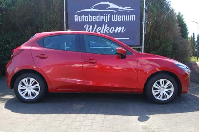 Mazda 2 (2015) thumbnail 4