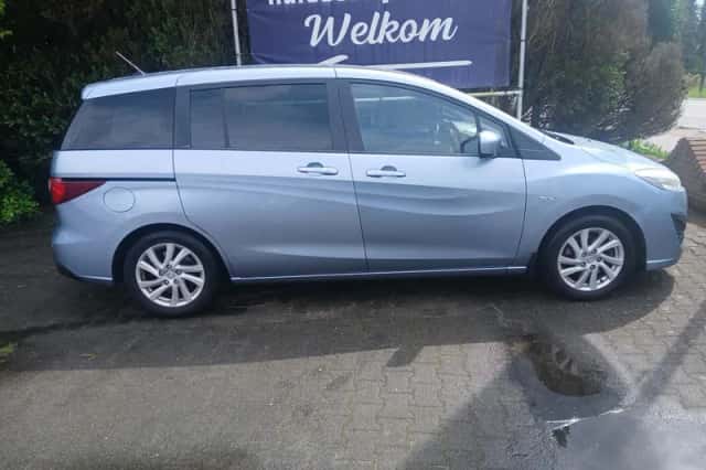Mazda 5 (2012) thumbnail 2