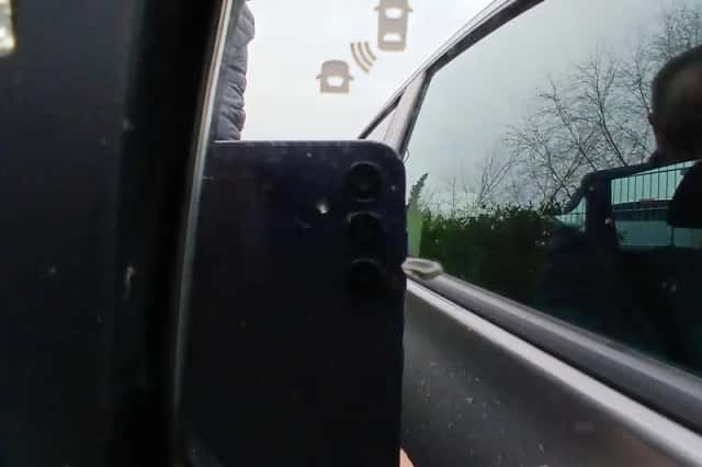 Nissan Note (2015) thumbnail 3