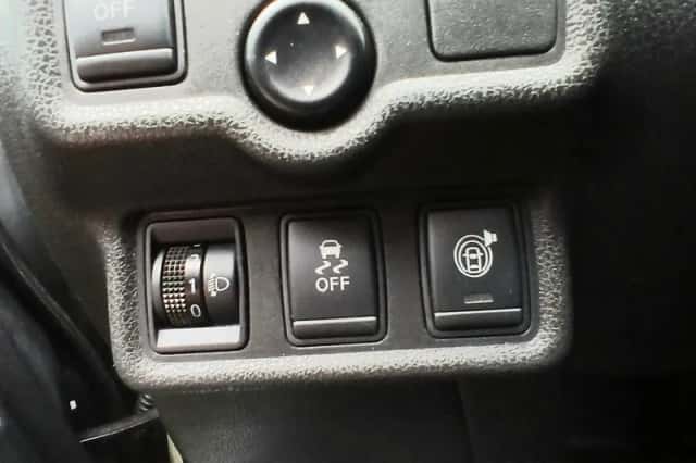 Nissan Note (2015) thumbnail 4