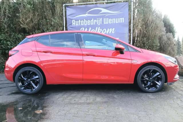 Opel Astra (2017) thumbnail 2