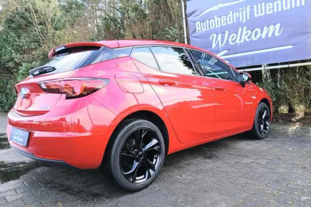 Opel Astra (2017) thumbnail 4