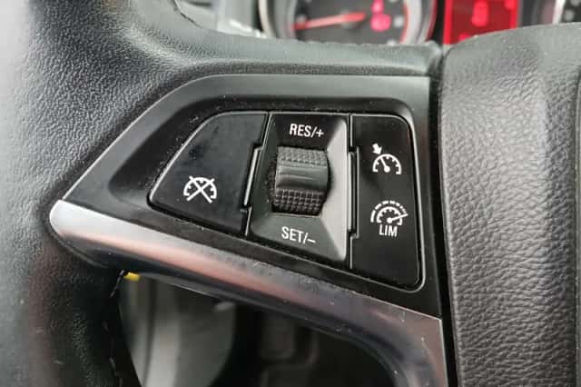 Opel Astra (2016) thumbnail 4