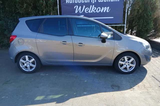 Opel Meriva (2010) thumbnail 2