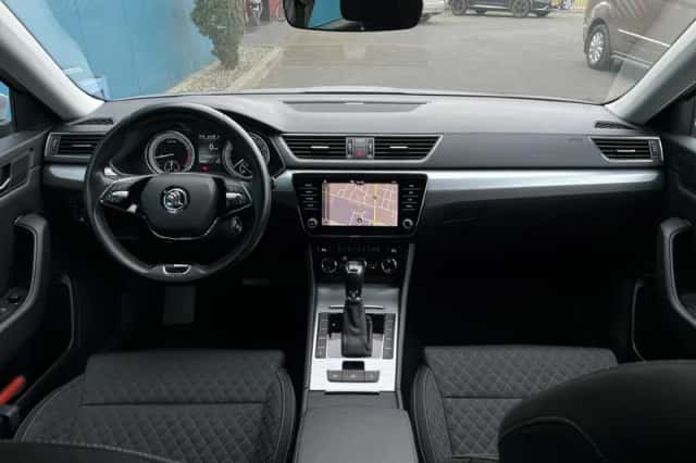 Škoda Superb (2021) thumbnail 3