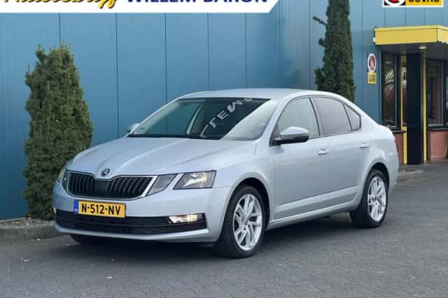 Škoda Octavia (2019) thumbnail 1