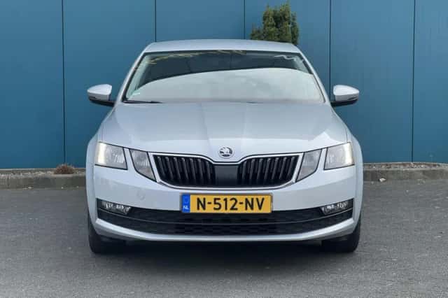 Škoda Octavia (2019) thumbnail 5
