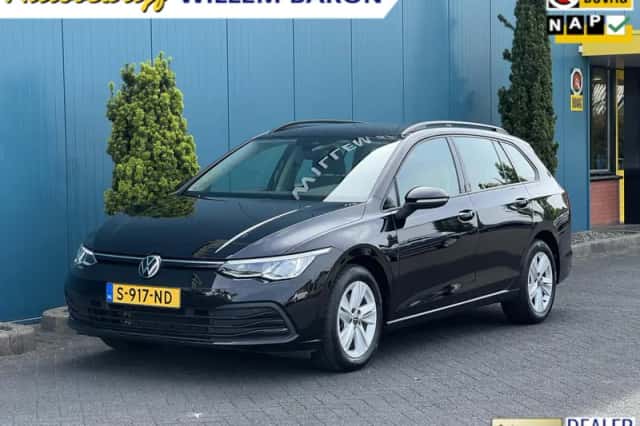 Volkswagen Golf (2023) thumbnail 1