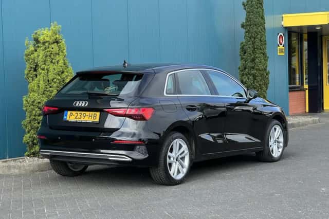 Audi A3 (2022) thumbnail 2