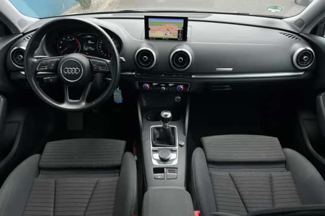 Audi A3 (2019) thumbnail 3