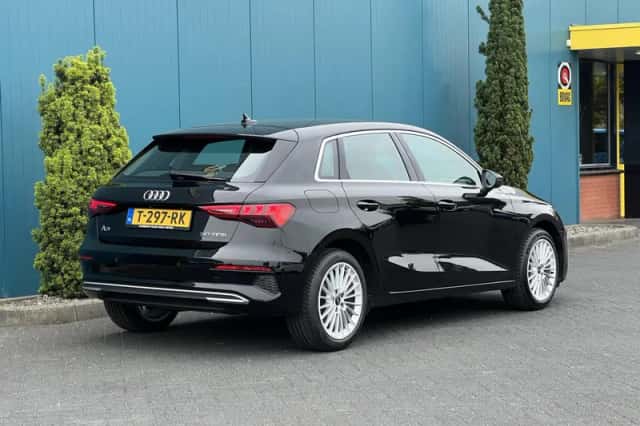 Audi A3 (2023) thumbnail 2