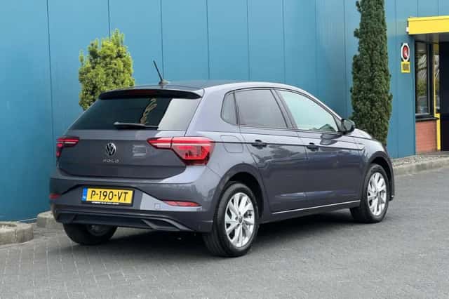 Volkswagen Polo (2022) thumbnail 2
