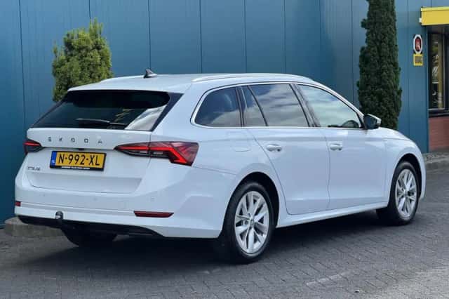 Škoda Octavia (2022) thumbnail 2