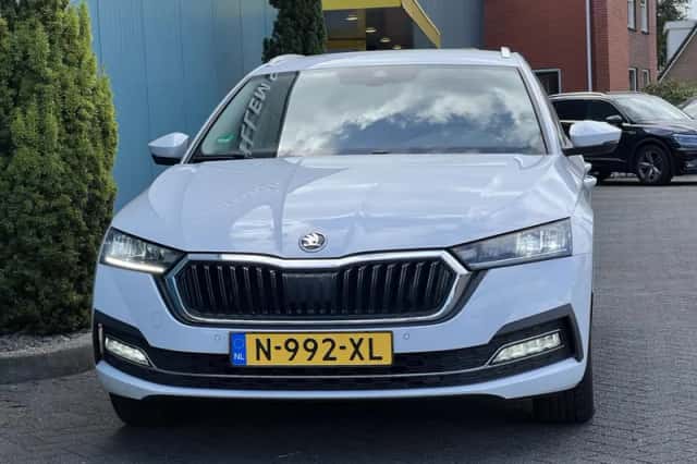 Škoda Octavia (2022) thumbnail 5