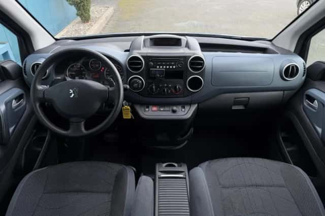 Peugeot Partner (2012) thumbnail 4
