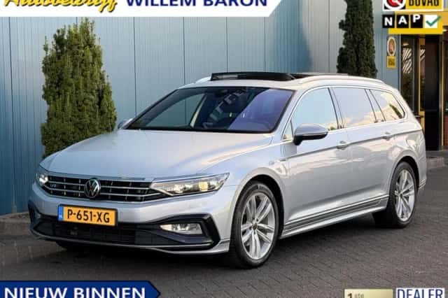 Volkswagen Passat (2022) thumbnail 1