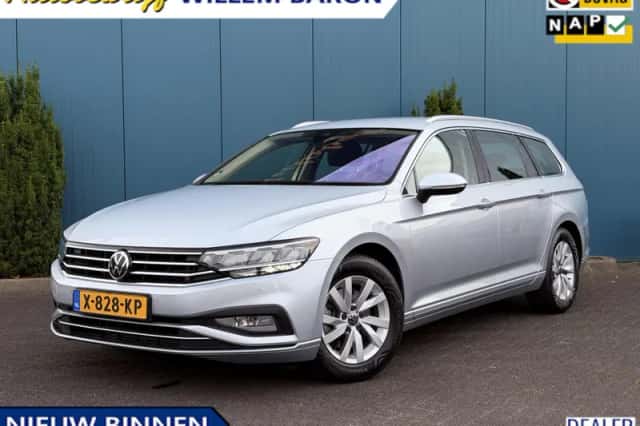 Volkswagen Passat (2023) thumbnail 1