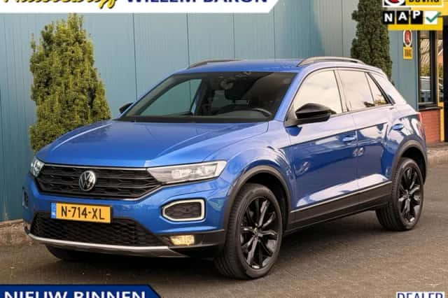 Volkswagen T-Roc (2022) thumbnail 1